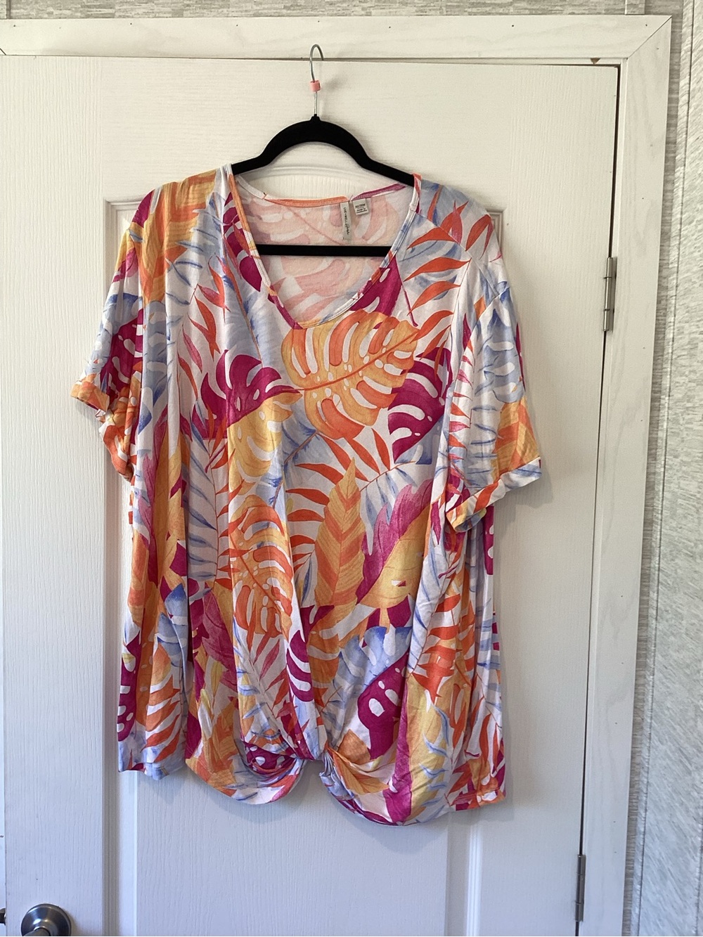 Cato Pink, Orange & Yellow Tropical Twist-Front V-Neck Top 26/28W EUC